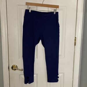 Brisas blue Capri yoga athletic pants,‎ size medium